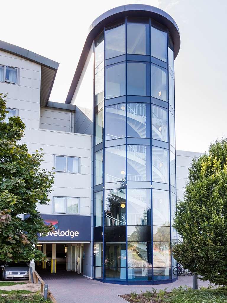 Travelodge Guildford Kültér fotó