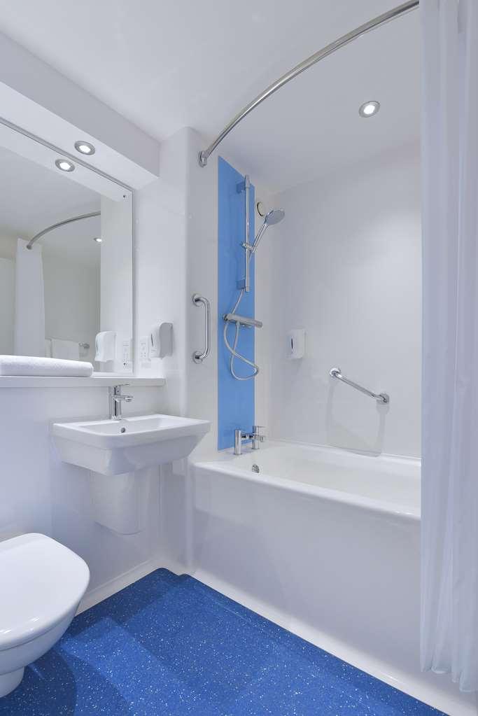 Travelodge Guildford Szoba fotó