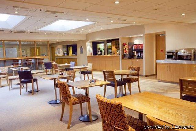 Travelodge Guildford Kültér fotó