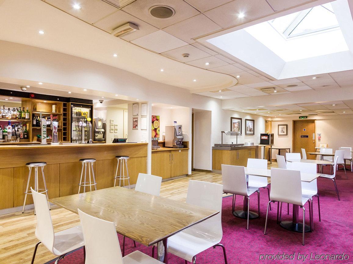 Travelodge Guildford Kültér fotó