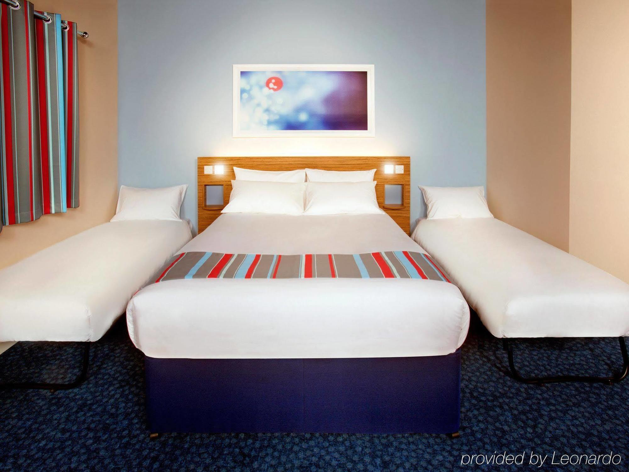 Travelodge Guildford Kültér fotó